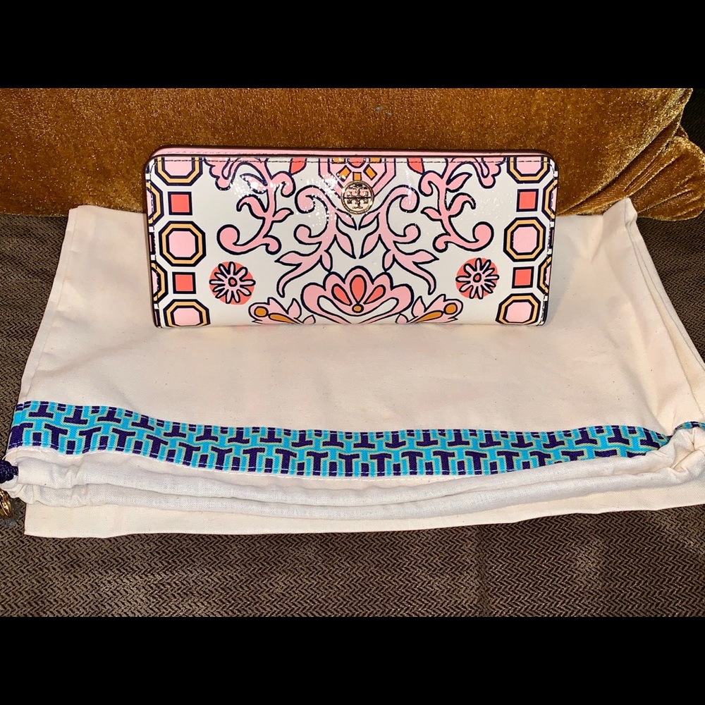Tory Burch Slim Envelope Wallet *Like New*